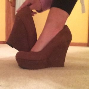 Brown wedges