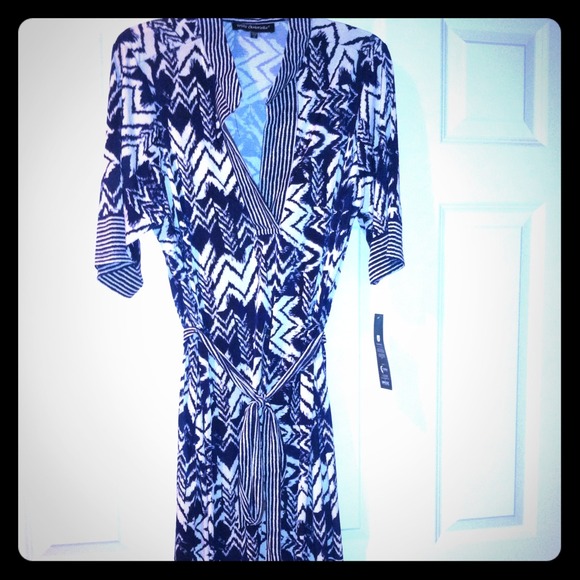 **SOLD** Navy/White belted shift dress.