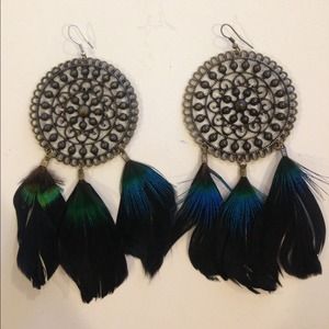 Dangling feather earrings