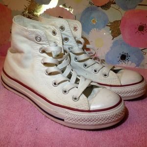 NEW. white converse