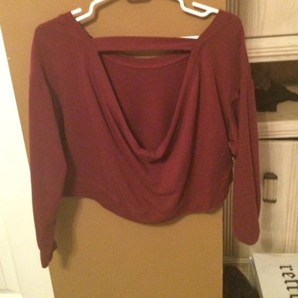 Burgundy sweater - Picture 2 of 3