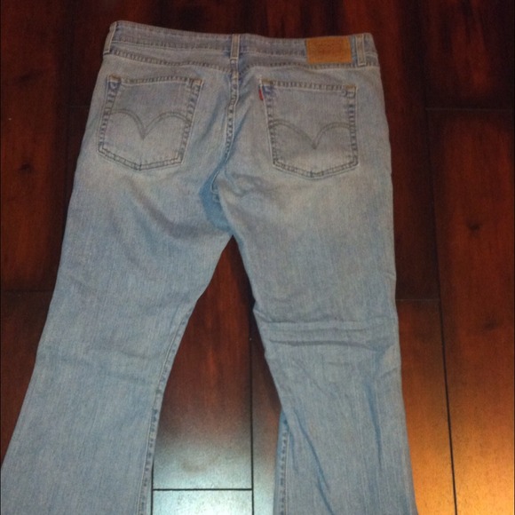 Levi's - Picture 2 of 4