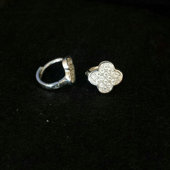 Sterling silver clover hoop earrings