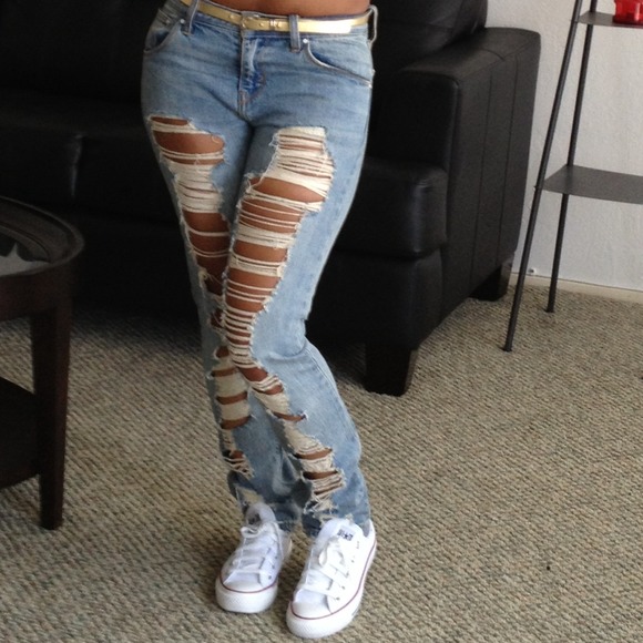 Levi's Denim - 🎉Host Pick 10/2/14🎉 Distressed Levi Jeans