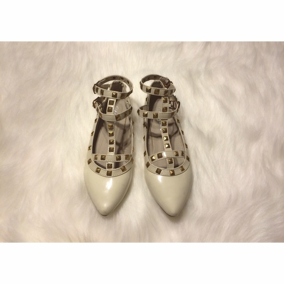 Valentino-Inspired Studded Flats (Size: 6)