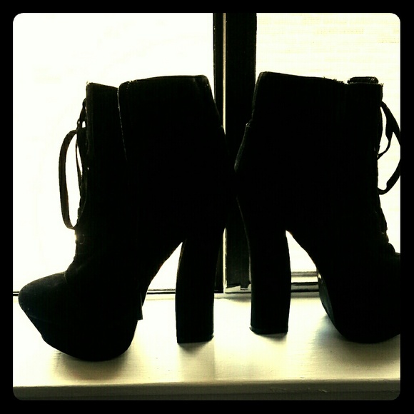 Black Suede "Tie Up " Pumps Ultimate Sexy Arch "