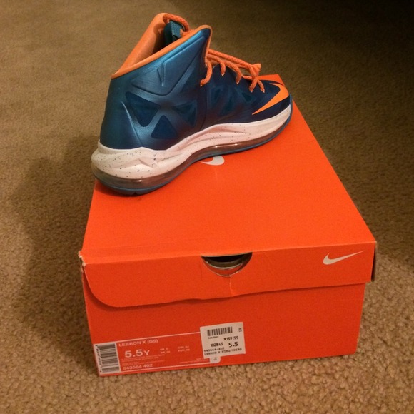 Lebron's - Picture 4 of 4