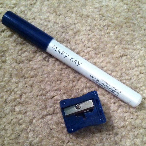 NEVER USED Mary Kay weekender eye pencil