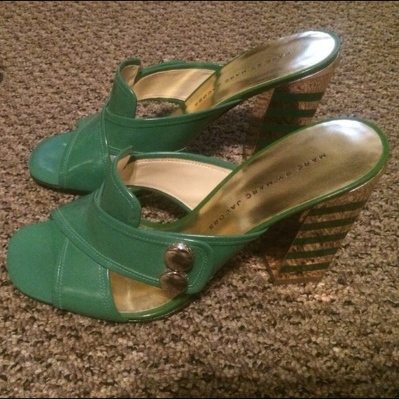 🎉 Marc by Marc Jacobs 🎉 Green and Gold Heels - Picture 6 of 6