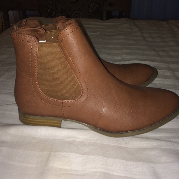 Old navy brown booties