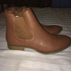 Old navy brown booties