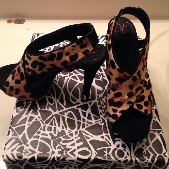 DIANEvonFURSTENBERG - Picture 2 of 4