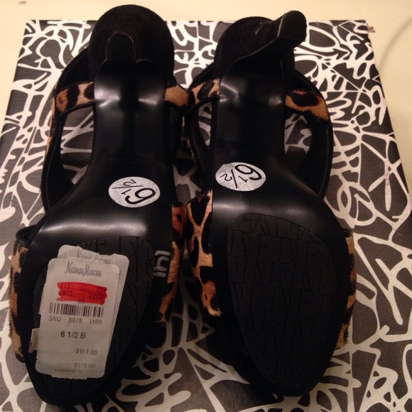 DIANEvonFURSTENBERG - Picture 3 of 4