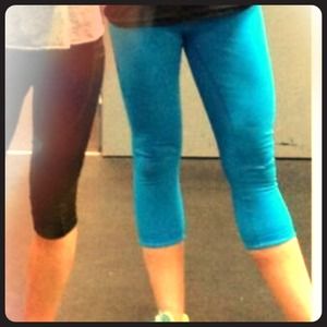 Lululemon reversible wunder under crops in blue