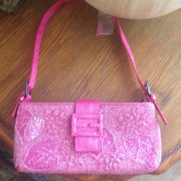 Pink beaded handbag!!