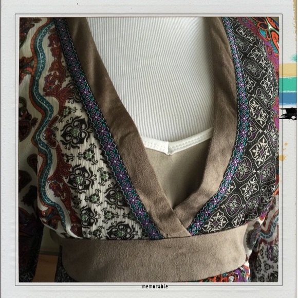 🎀HP 🎀 purple paisley tunic. Size LG - Picture 3 of 4