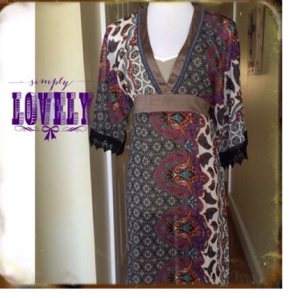 🎀HP 🎀 purple paisley tunic. Size LG - Picture 2 of 4