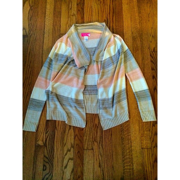 Cute sweater cover up - Picture 1 of 1