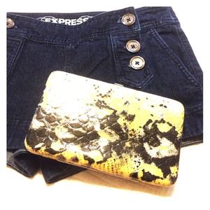 Buckle Snake Print Wallett