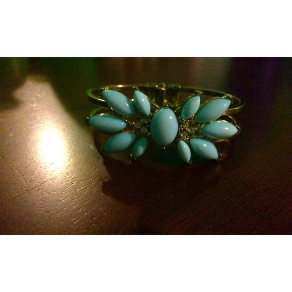 Light blue jewel bangle