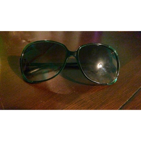 Round sunglasses