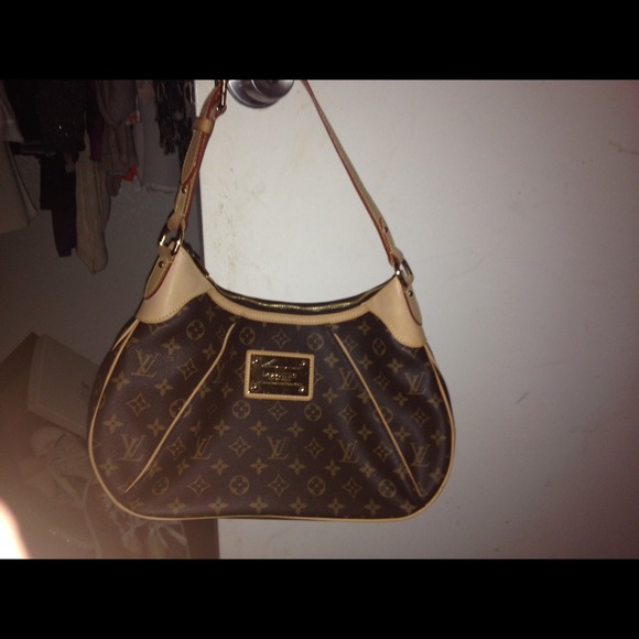 Authentic Louis Vuitton Thames GM - Picture 1 of 4