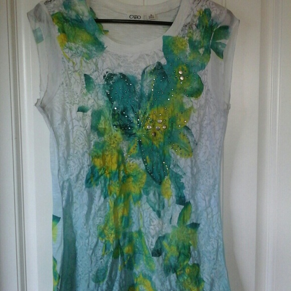 Lacy pattern top - Picture 1 of 2