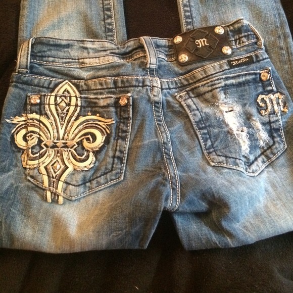 Miss Me Straight leg size 27