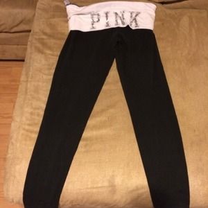 Black Victoria secret yoga pants ! 😘❤️