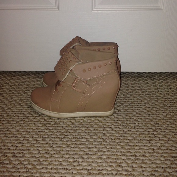 🌟Sold🌟Beige wedge shoes Charlotte Russe size 7