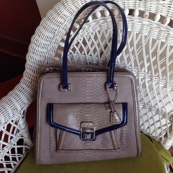 A beautiful Guess Bag SOLD🚫🚫🚫🚫
