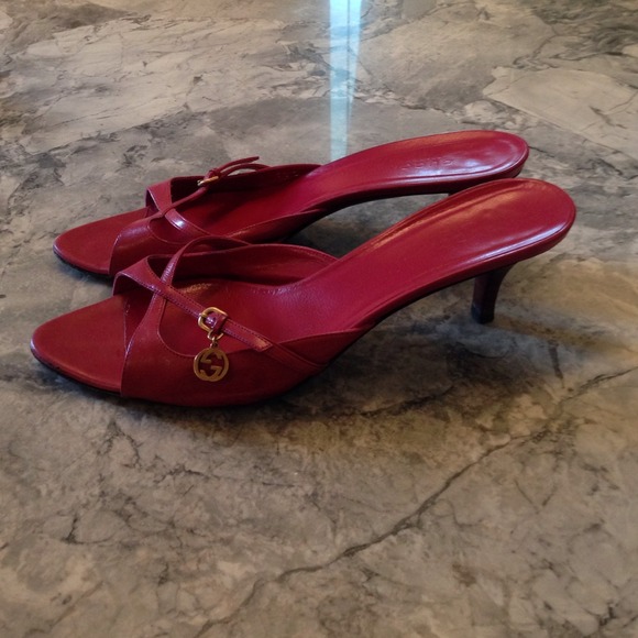 *SOLD*TRADESY*GUCCI heels - Picture 2 of 4