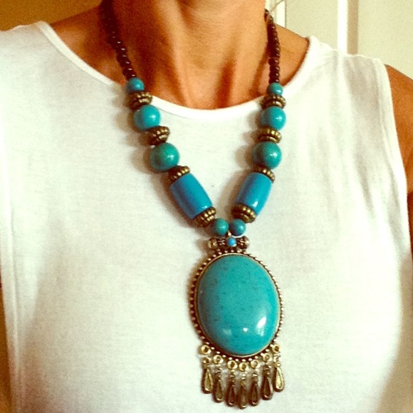 Chunky Turquoise and wood beaded necklace