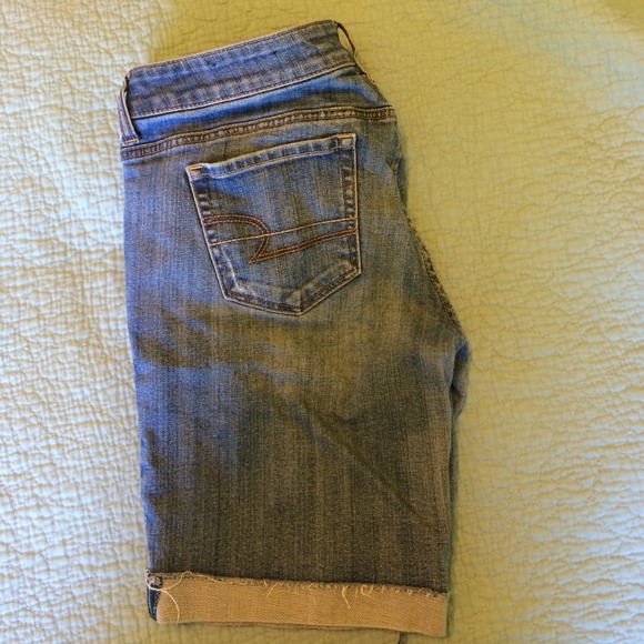 American Eagle Medium Wash Cuffed Bermuda Shorts