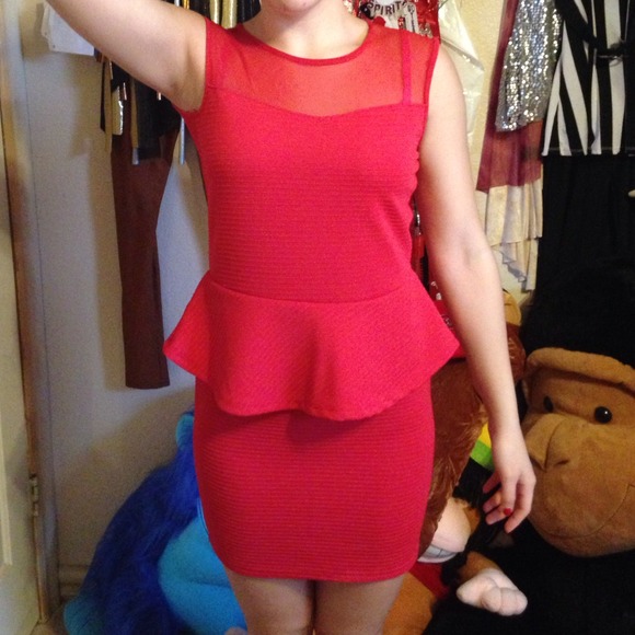 Red dress! - Picture 2 of 3