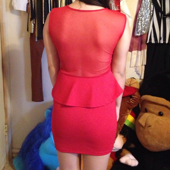 Red dress! - Picture 3 of 3