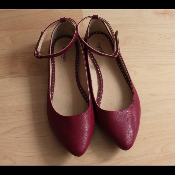 ❌Traded: Old Navy Cranberry Pointed Flats