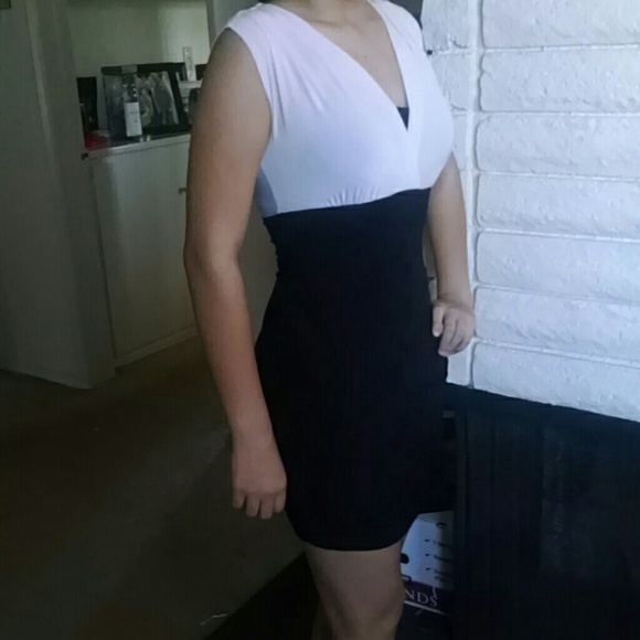 Dress - Picture 3 of 3