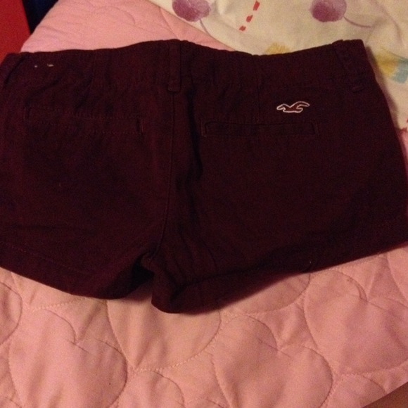 Hollister Burgundy Shorts - Picture 2 of 2