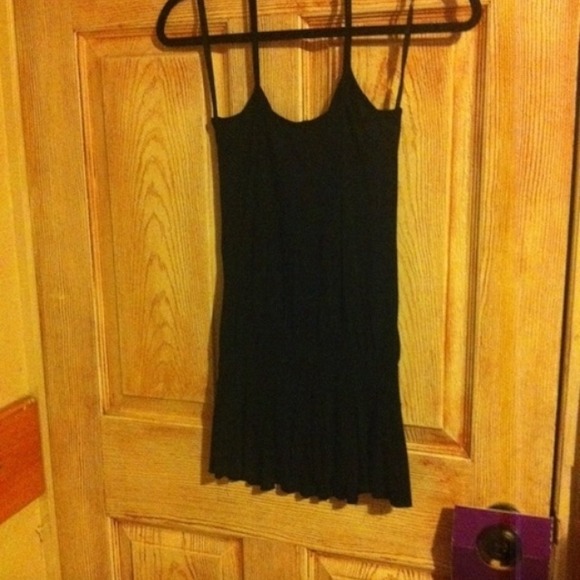Black skinny strap shirt