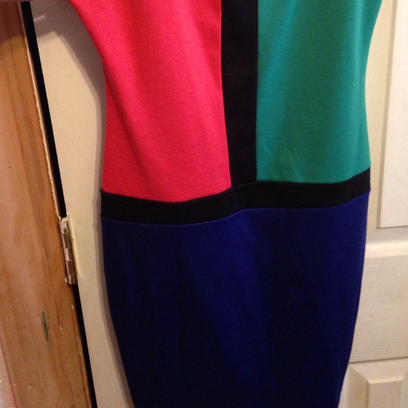 Color block fitted dress! - Picture 2 of 2