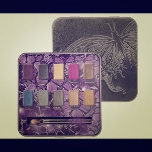 Urban decay mariposa palette