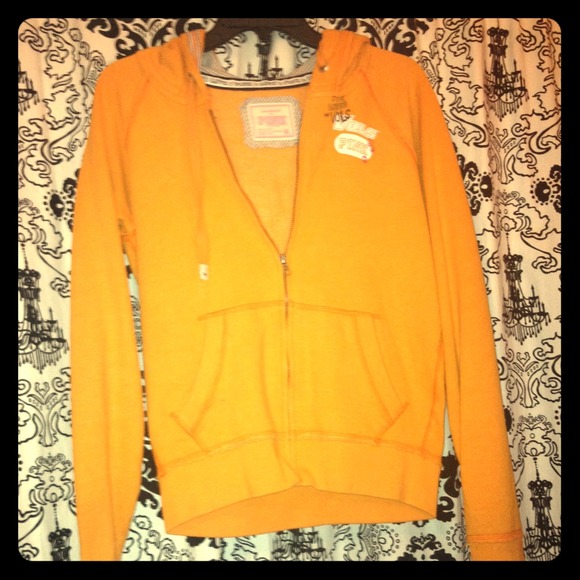 VS PINK University of Tennessee hoodie!
