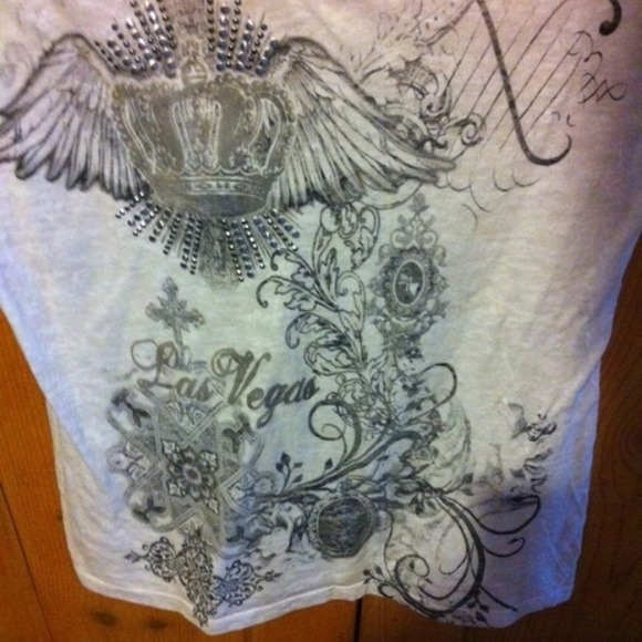 White shirt - Picture 2 of 3