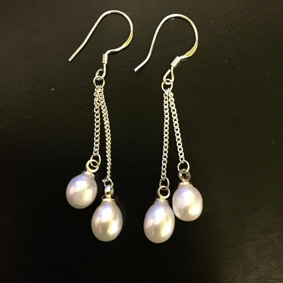 Genuine fresh water pearl earrings silver chain