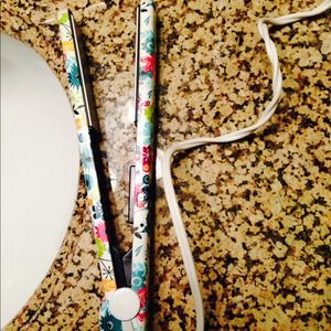 Remington hair straightener