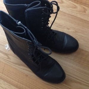 Combat boots