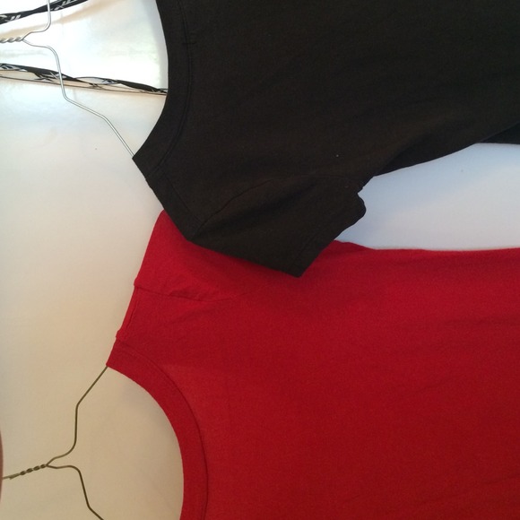 V-neck - Picture 2 of 2