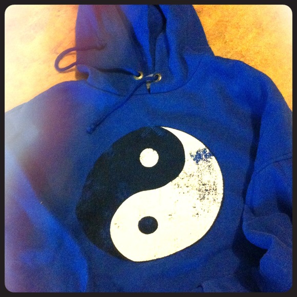 PacSun Yin Yang crop sweatshirt