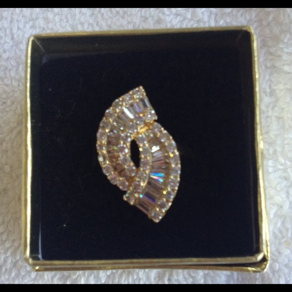 Diamond ring - Picture 1 of 1